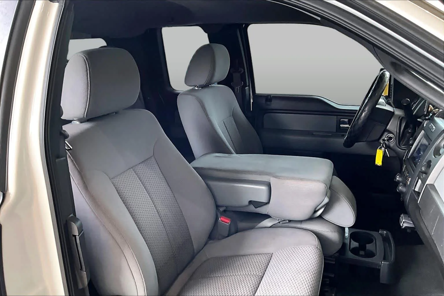 Used 2014 Oxford White Ford XL image 8