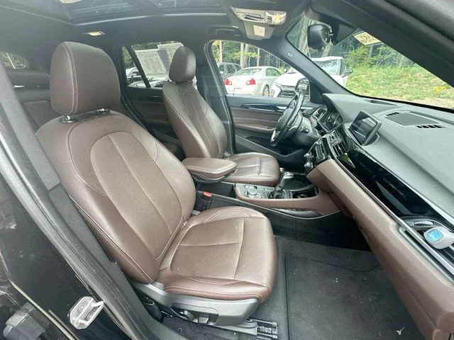Used 2018 Black BMW sDrive28i image 31