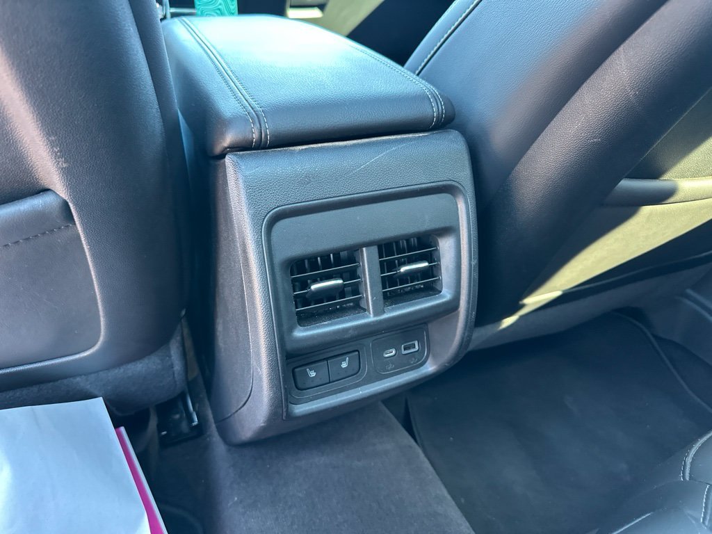 Used 2023 White Cadillac Luxury image 10