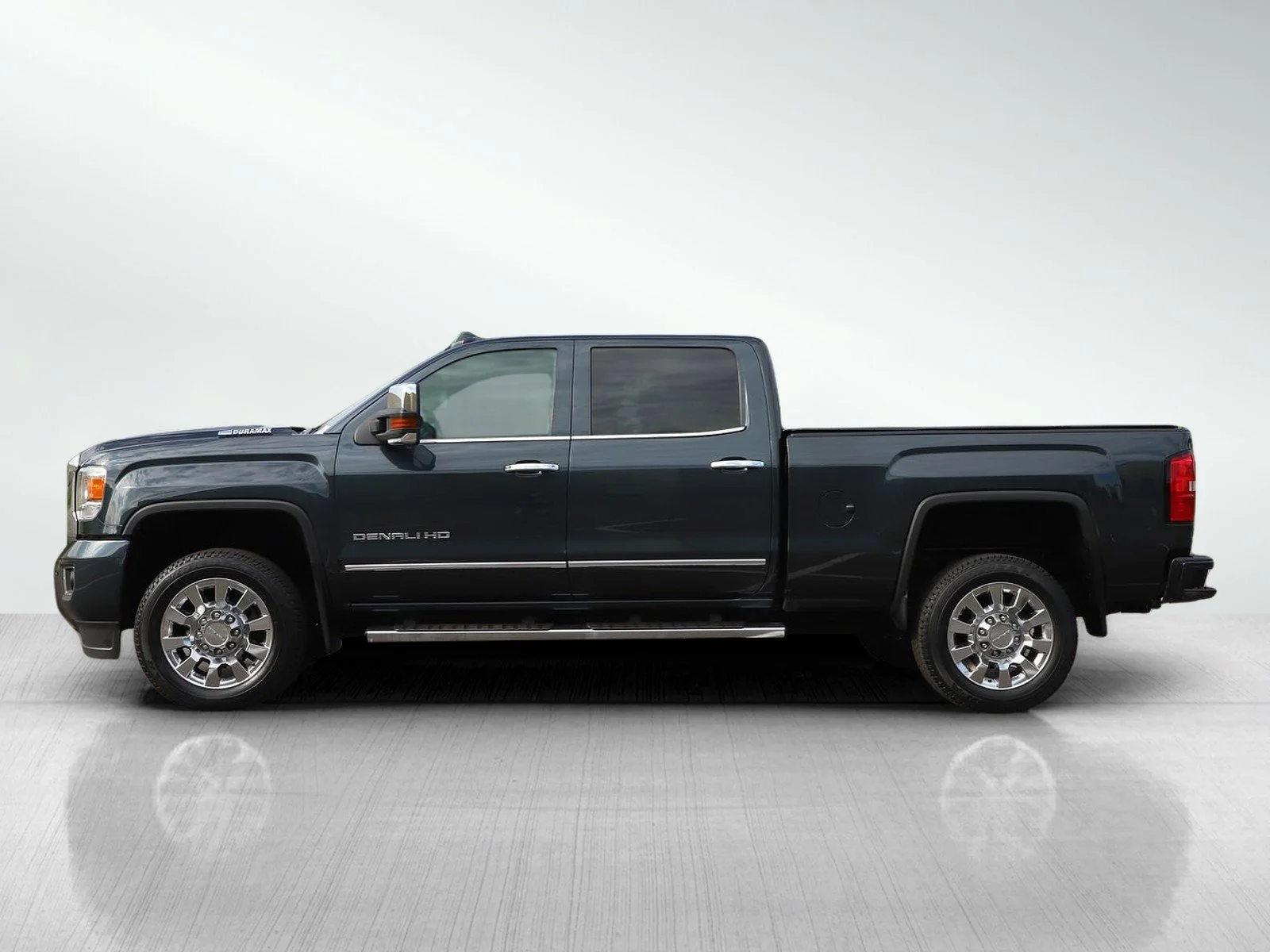 Used 2019 GMC Sierra 2500 Denali HD Denali with VIN 1GT12SEY0KF153003 for sale in Wayzata, Minnesota