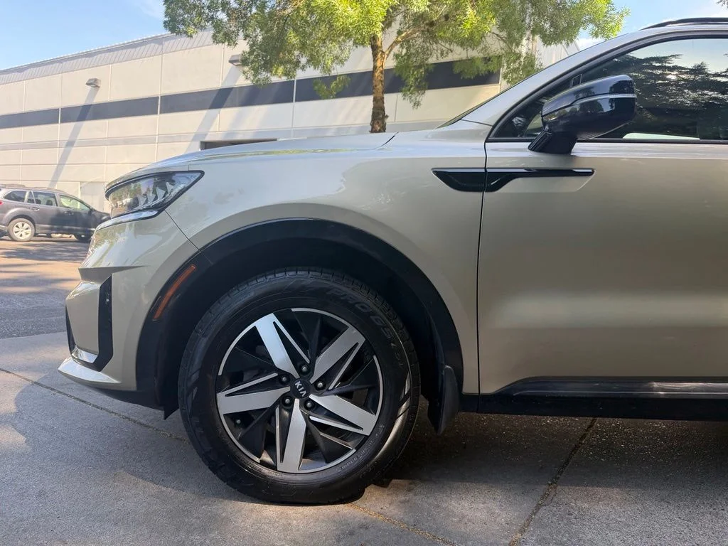 Used 2021 Crystal Beige Kia EX image 8