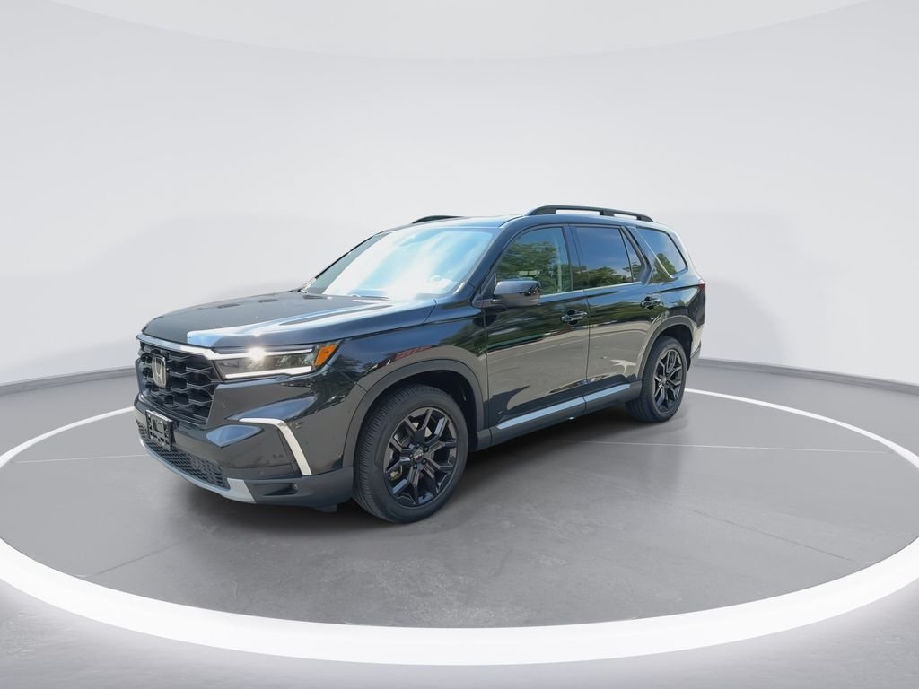 Used 2025 Crystal Black Pearl Honda Touring image 4