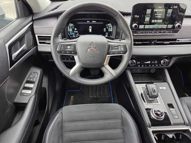Used 2025 White Mitsubishi  image 13