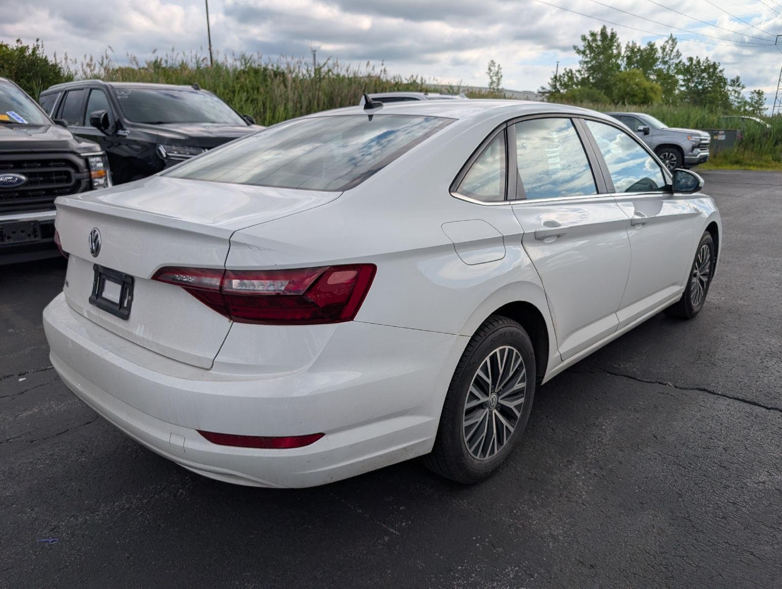 Used 2021 Pure White Volkswagen S image 7