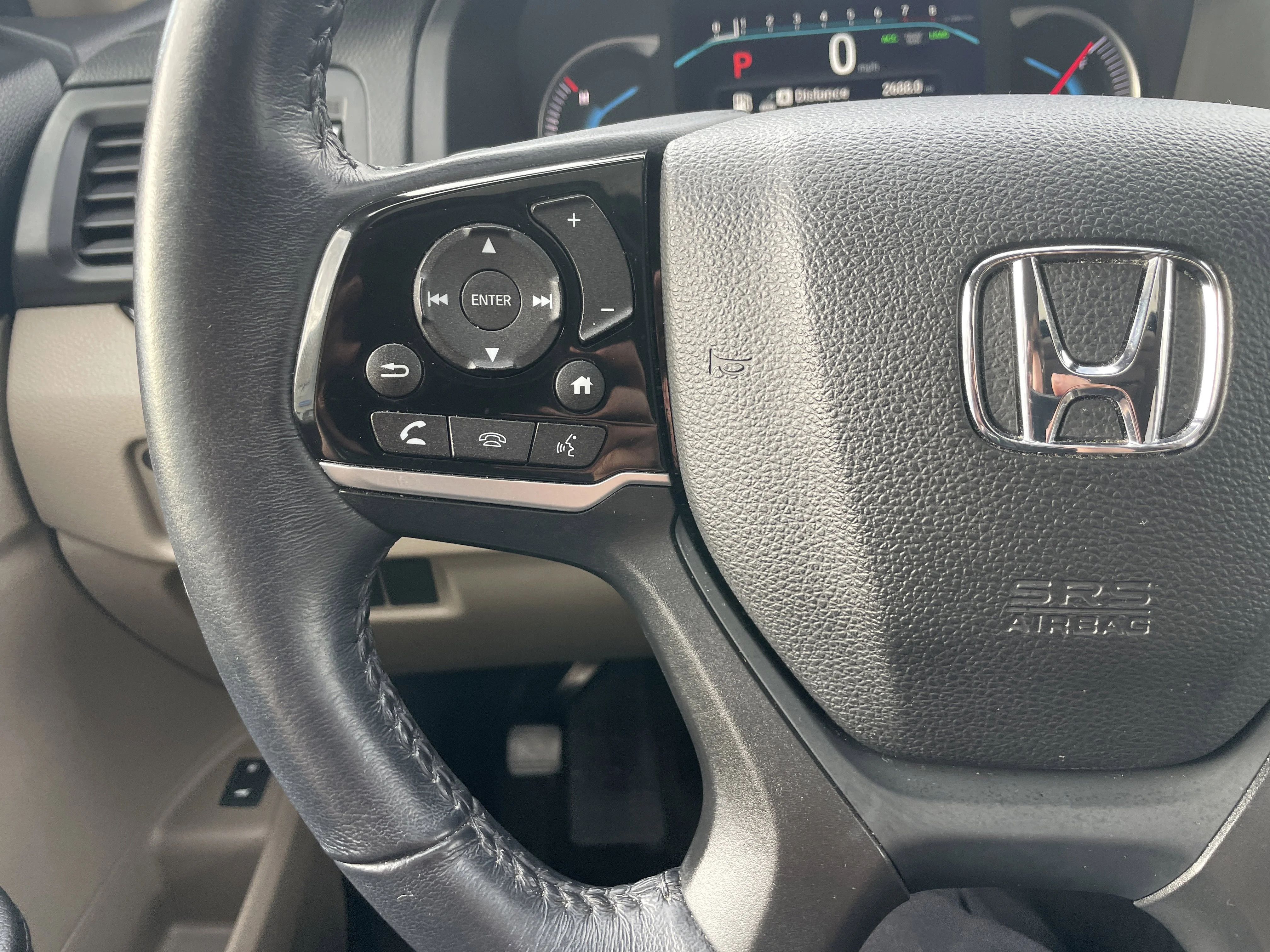 Certified Used 2022 Platinum White Pearl Honda Touring 7-Passenger image 21