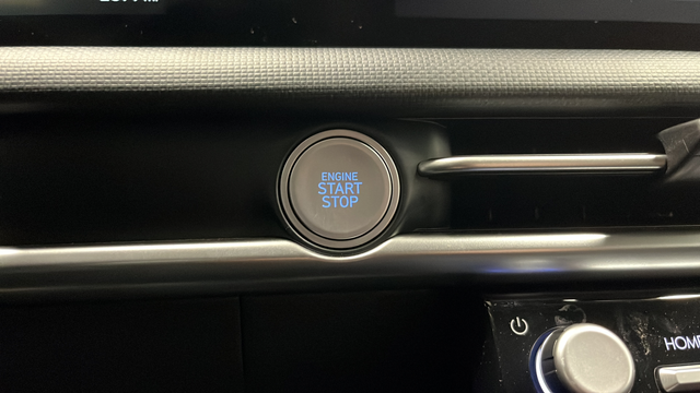 Used 2025 Hampton Gray Hyundai SEL Convenience image 22