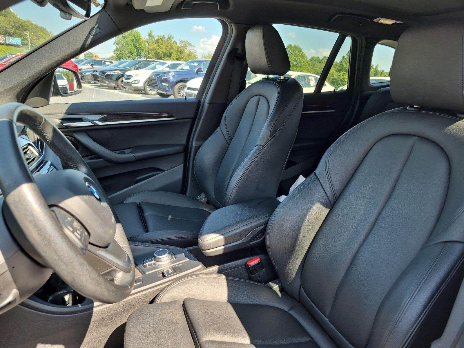 Used 2020 Black Sapphire Metallic BMW sDrive28i image 18