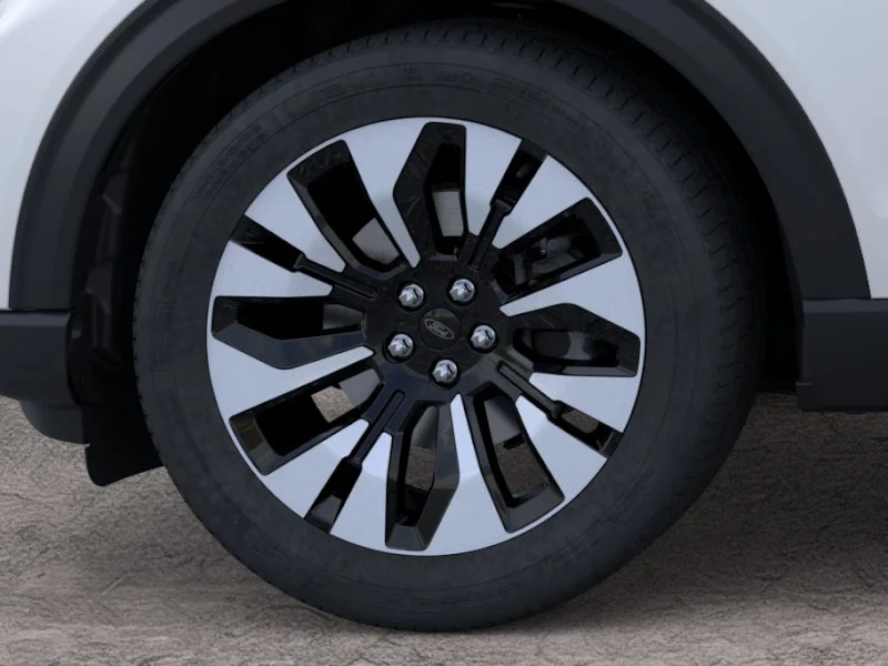 New 2026 Star White Metallic Tri-Coat Ford Platinum™ image 19