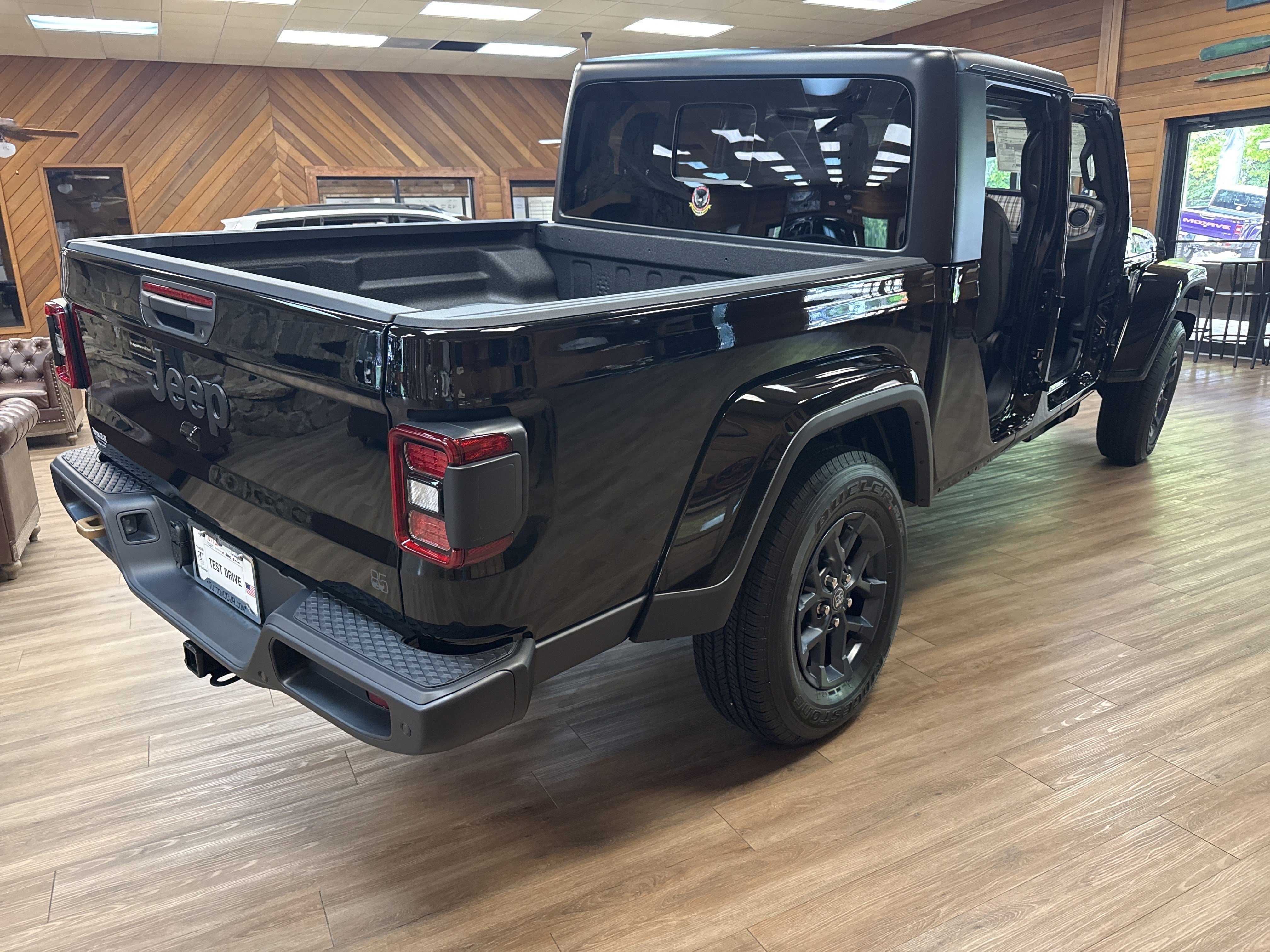 New 2026 Black Clear-Coat Exterior Paint Jeep 85th Anniversary Edition image 7