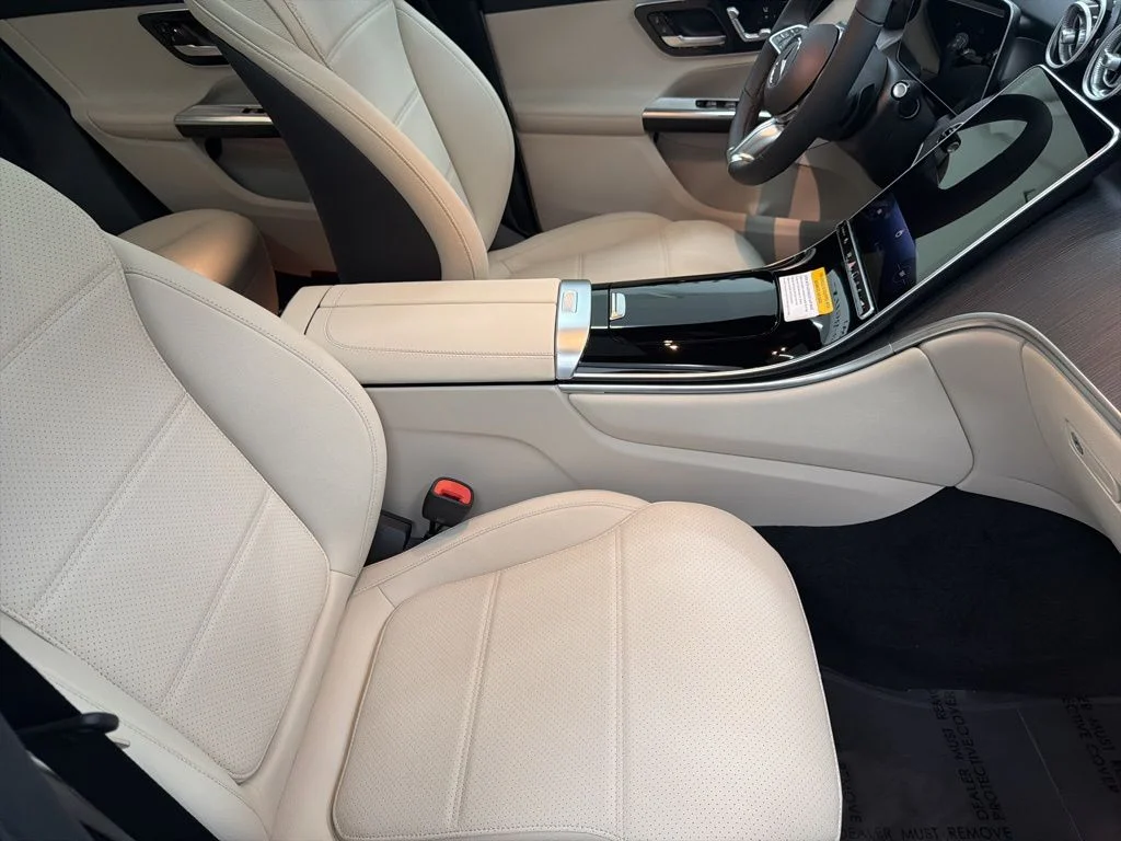 Used 2026 White Mercedes-Benz GLC 300 image 29