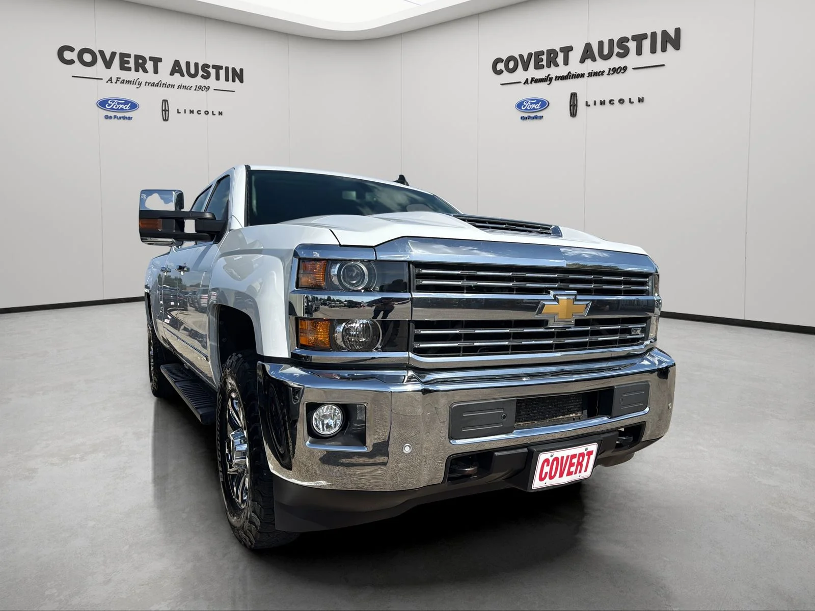 Used 2019 White Chevrolet LTZ image 4