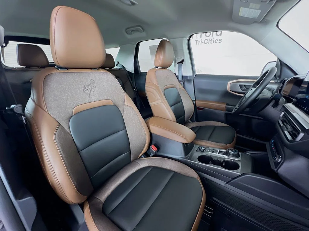 New 2025 Carbonized Gray Metallic Ford Outer Banks image 18