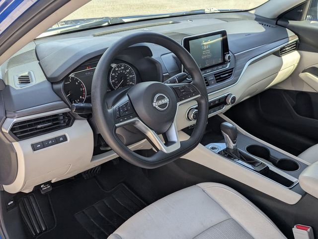 Used 2025 Blue Nissan 2.5 SV image 30