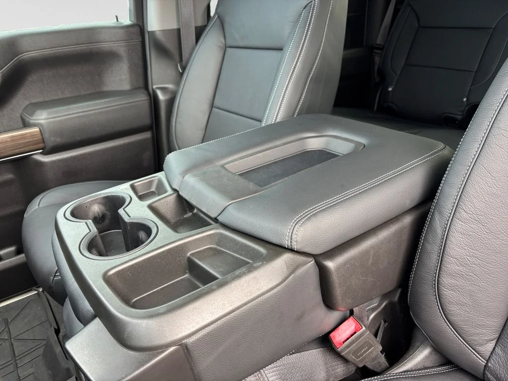 Used 2020 Black Chevrolet RST image 33