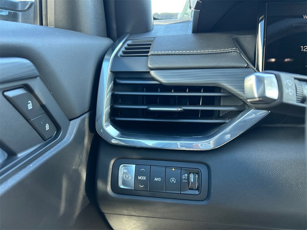 2026 GMC ACADIA - Image 18