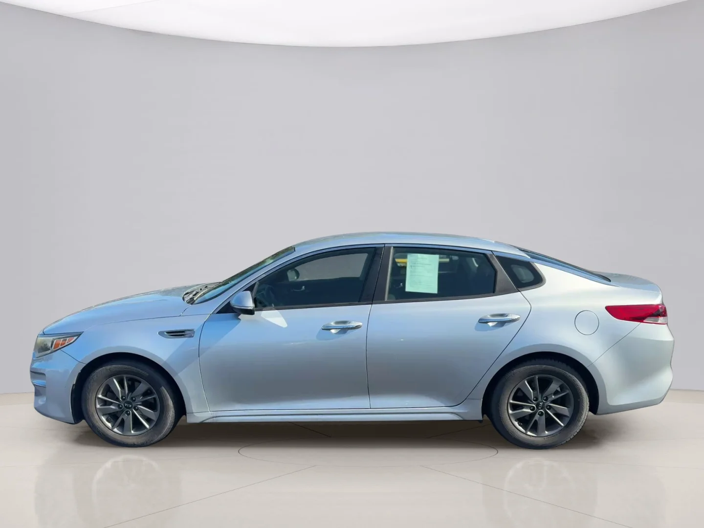 Used 2016 Silver Kia LX image 8