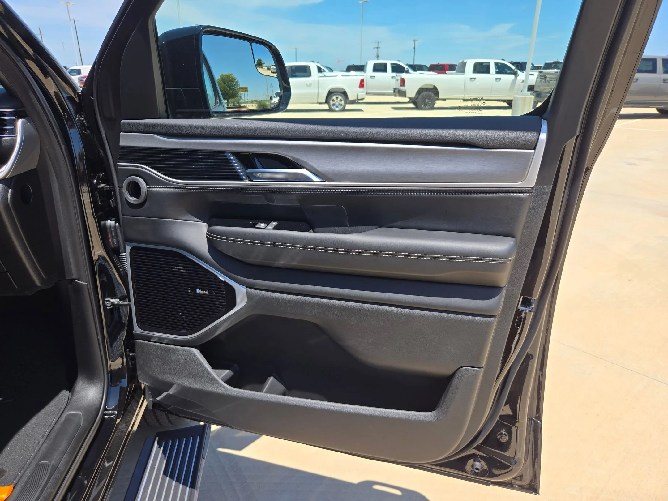 New 2026 High Gloss Black Jeep Limited Altitude image 28