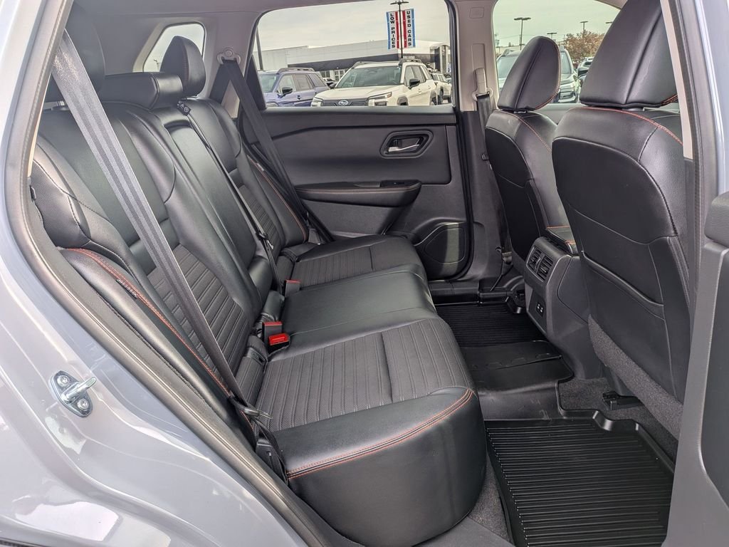 Certified Used 2025 Boulder Gray Pearl Nissan Rock Creek image 20