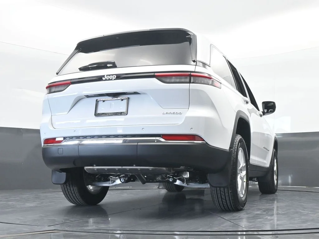 Used 2025 Bright White Clearcoat Jeep Laredo X image 54