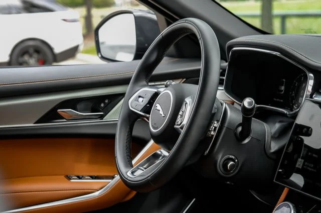2026 Jaguar F-Pace R-Dynamic S - Photo 18