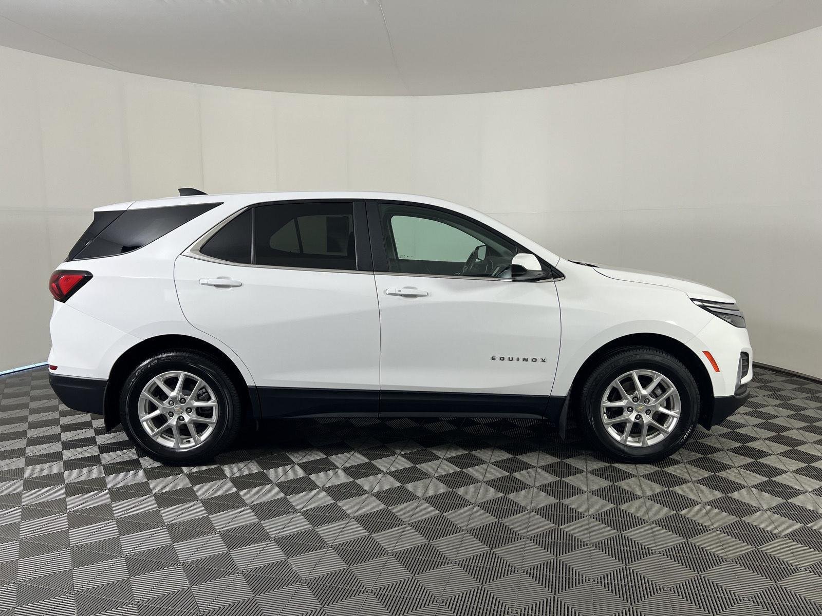 Used 2022 Summit White Chevrolet LT image 23