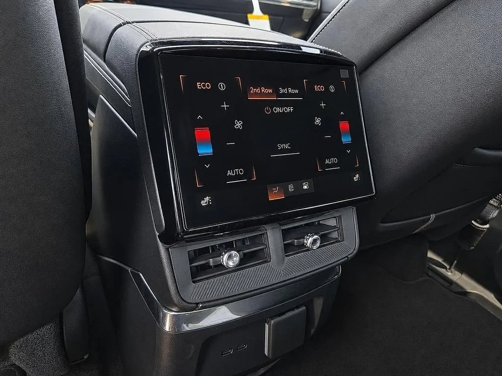 2027 Cadillac VISTIQ Sport - Photo 11