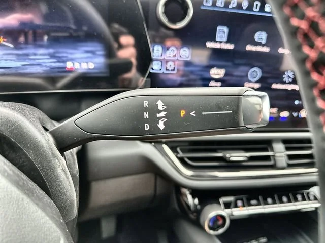 2025 Chevrolet Equinox EV RS - Photo 16