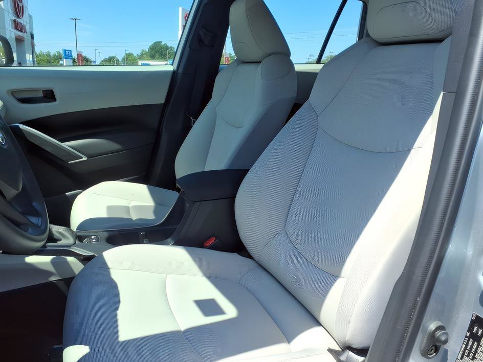 Used 2023 Sonic Silver Toyota L image 16