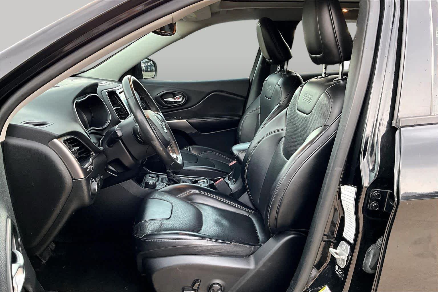 Pre-Owned 2022 Jeep Cherokee Limited