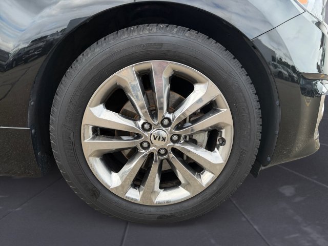 Used 2016 Black Kia SXL image 43