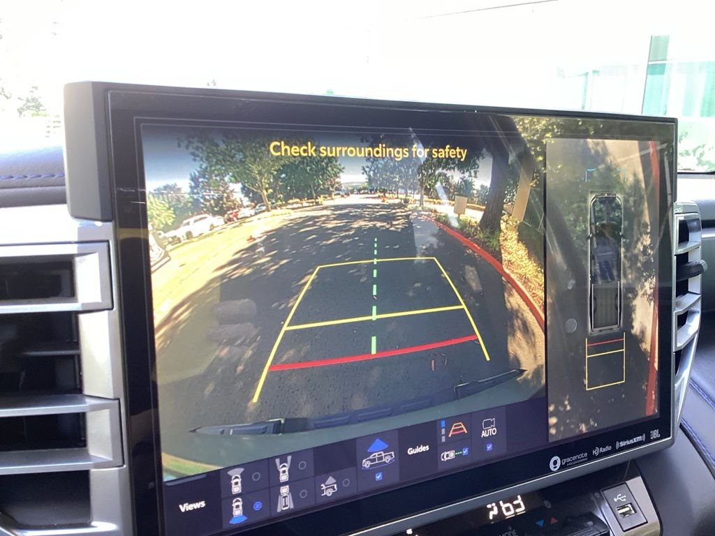 Used 2024  Toyota Platinum image 17
