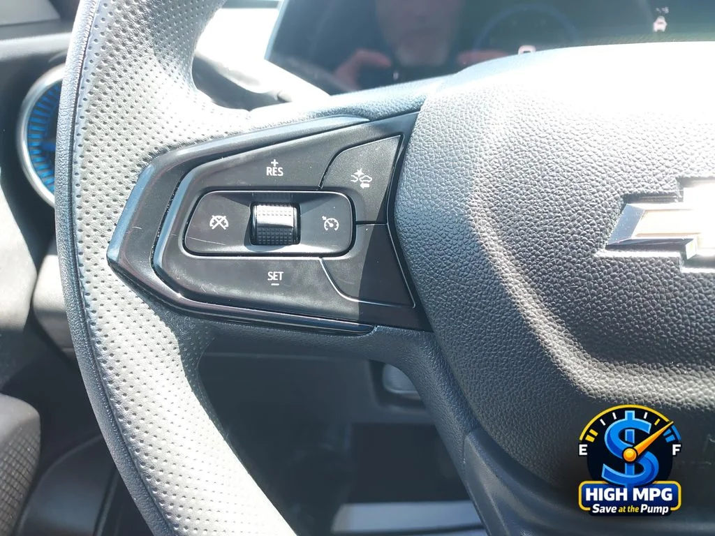 Used 2025 White Chevrolet LT image 11