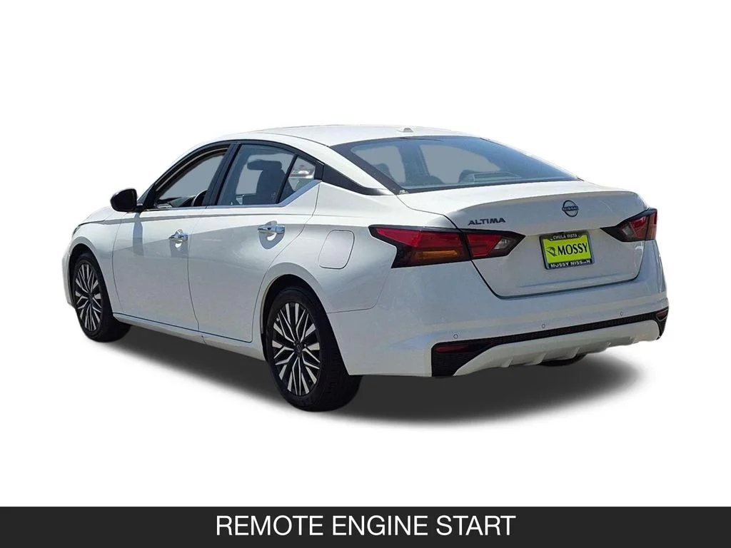 2025 Nissan Altima SV - Photo 7
