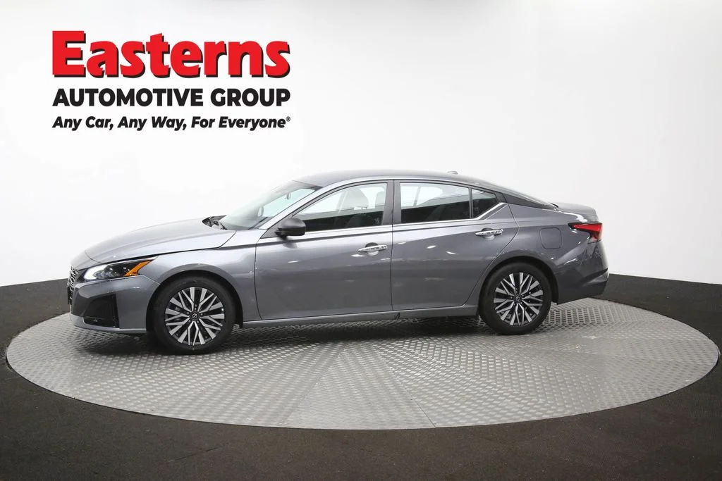 Used 2025 Gray Nissan 2.5 SV image 58