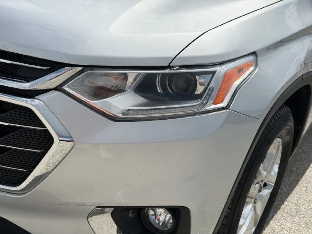 Used 2020 SILVER ICE METALLIC Chevrolet LT Cloth image 11