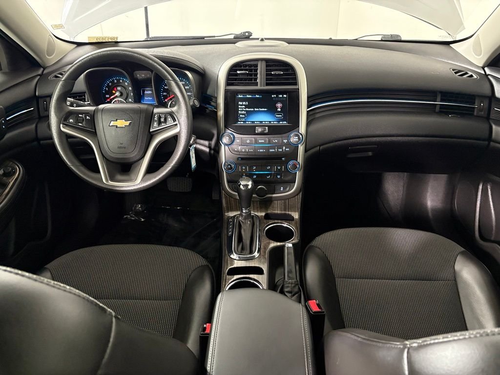 Used 2015 Silver Chevrolet LT image 31