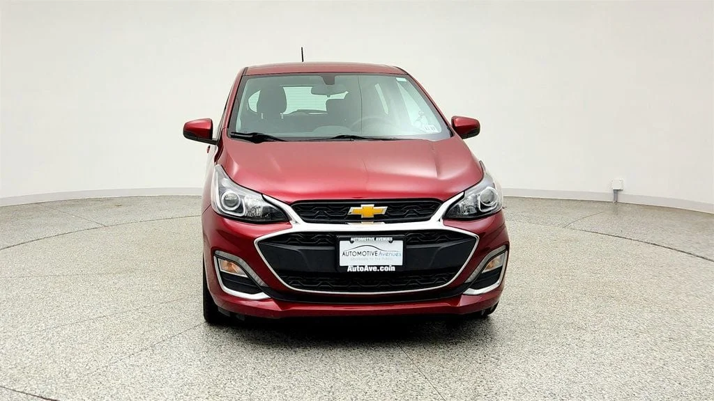 Used 2022 Crimson Chevrolet 4dr Hatchback CVT 1LT image 2