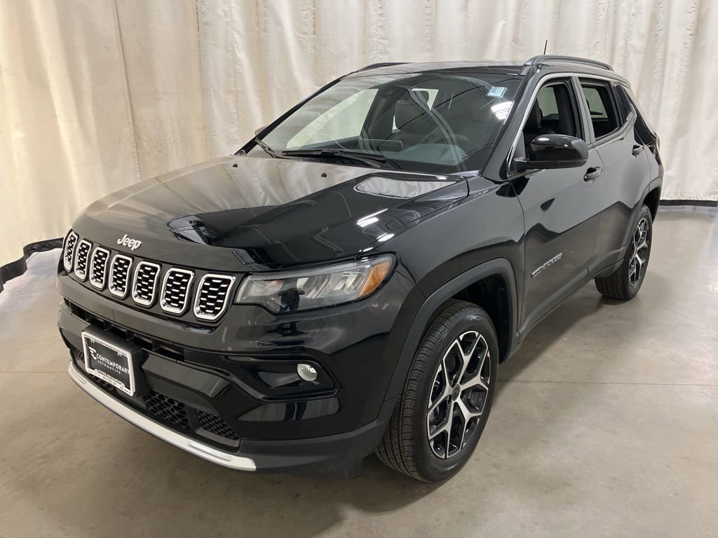 New 2026 Diamond Black Crystal Pearl-Coat Exterior Paint Jeep Limited image 18