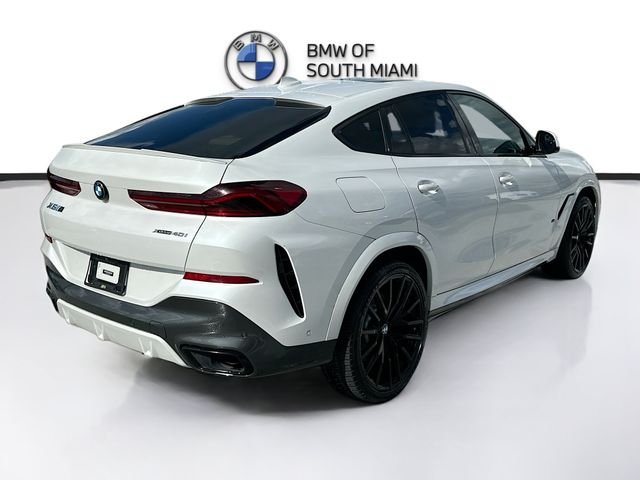 Used 2021 White BMW xDrive40i image 7