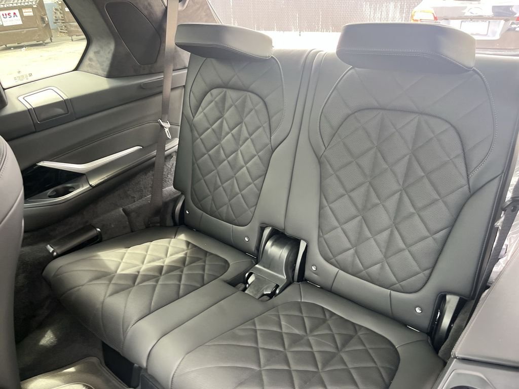 New 2027 White Metallic BMW xDrive40i image 24