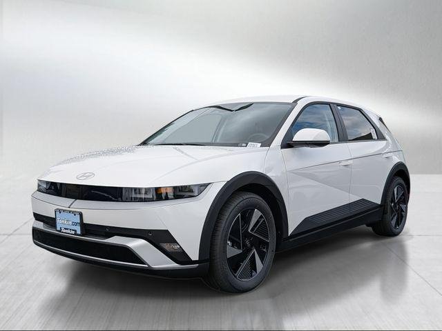 New 2026 White Hyundai SE image 7