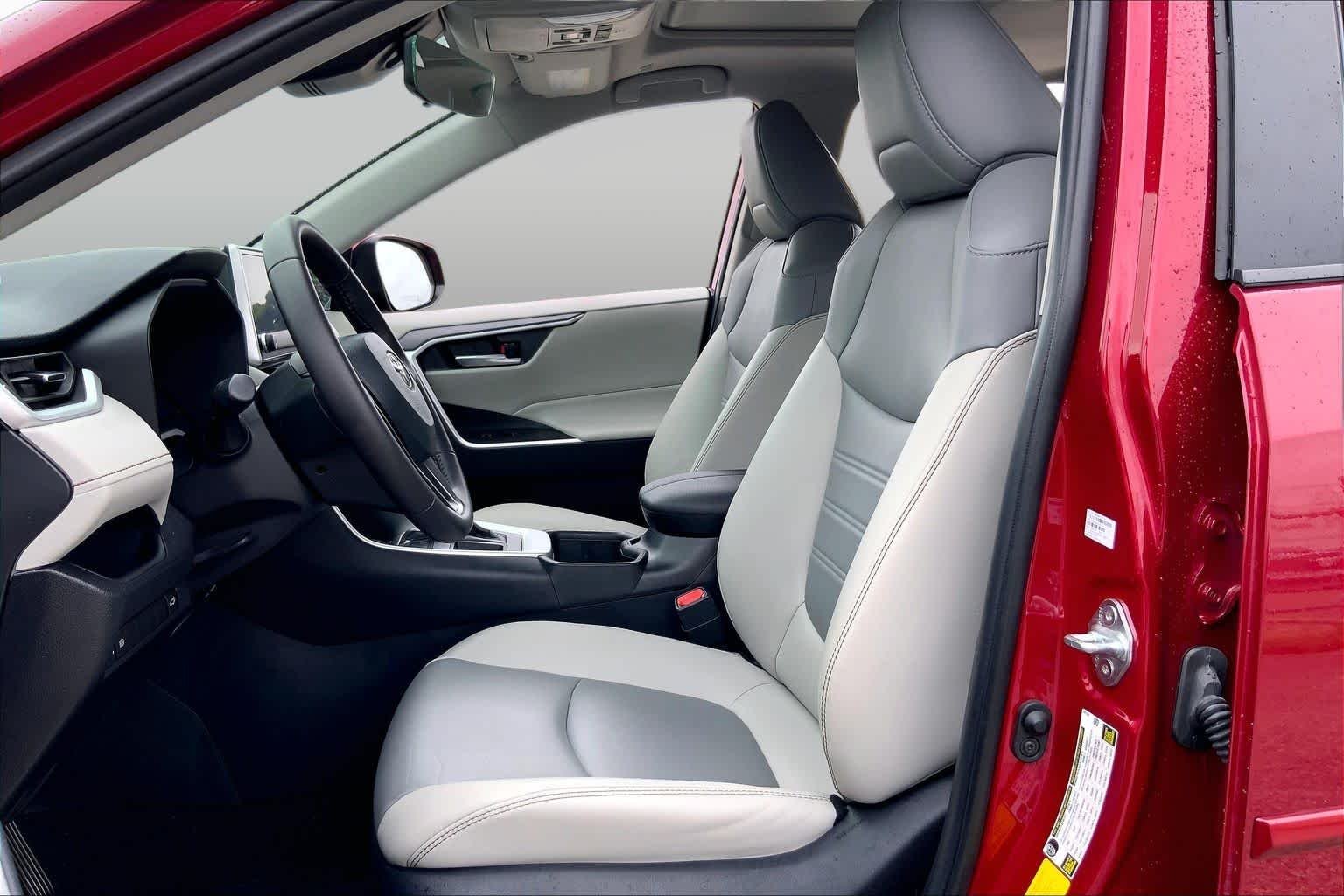 Used 2024 Ruby Flare Pearl Toyota XLE Premium image 8