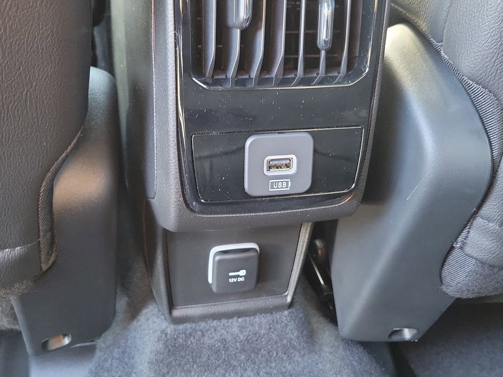 New 2026 Red Hot Pearlcoat Jeep Latitude image 8