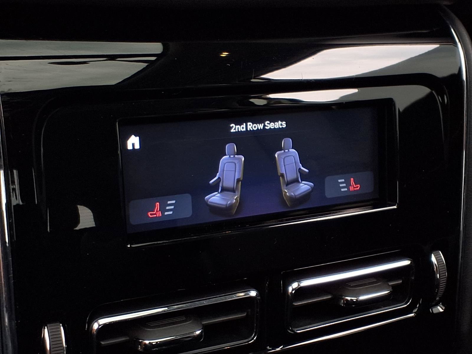 Used 2025 Infinite Black Metallic Lincoln Premiere image 9