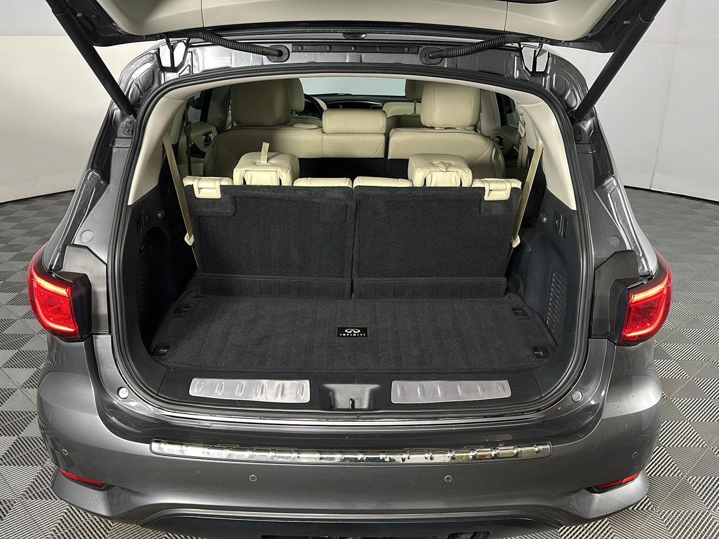 Used 2020 Graphite Shadow INFINITI LUXE image 28