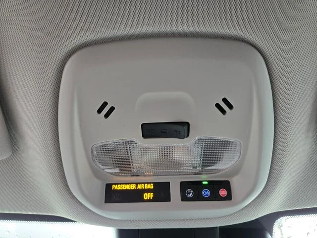 Used 2025 White Chevrolet LT image 29