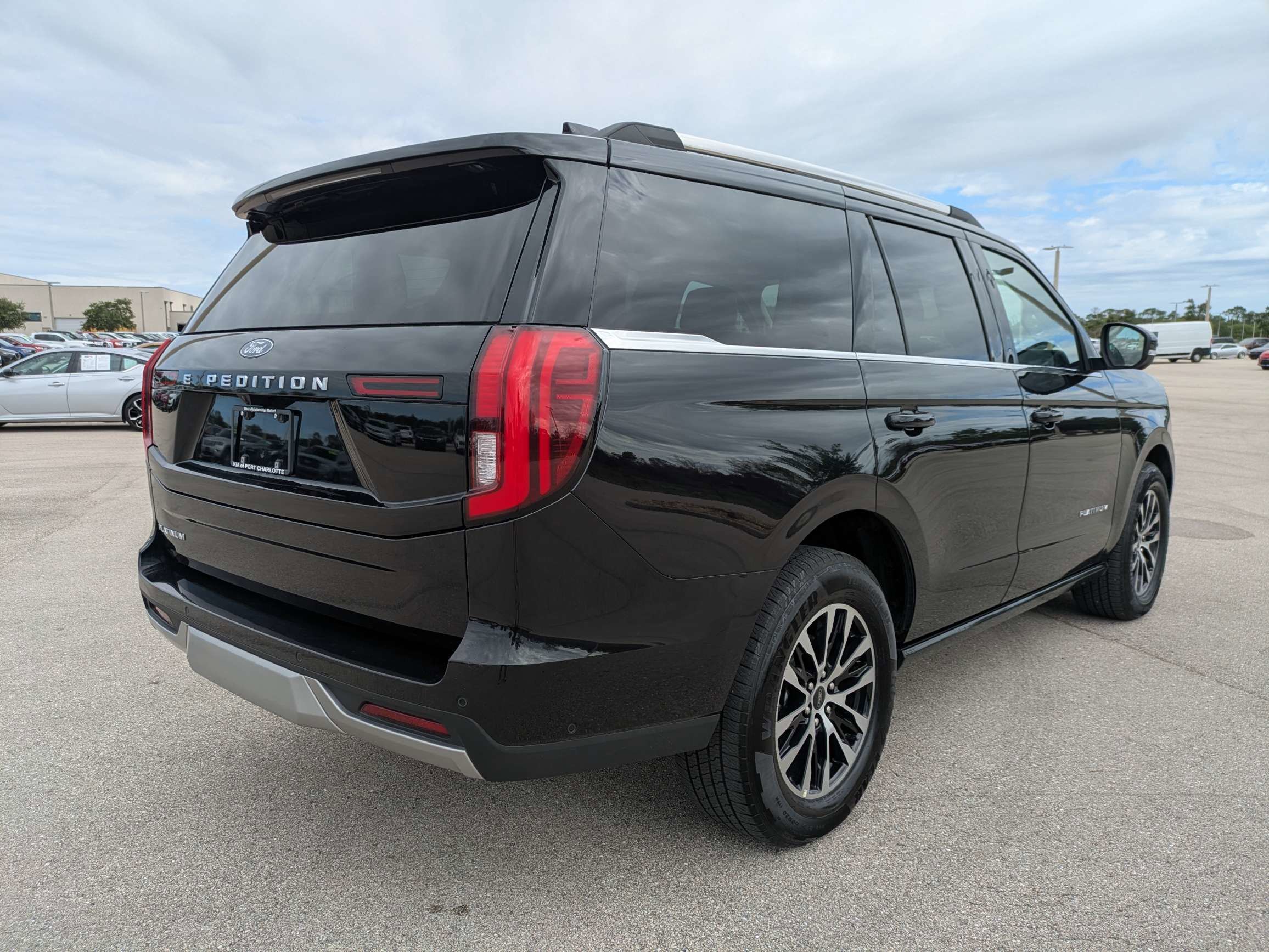 Used 2025 Agate Black Metallic Ford Platinum image 5