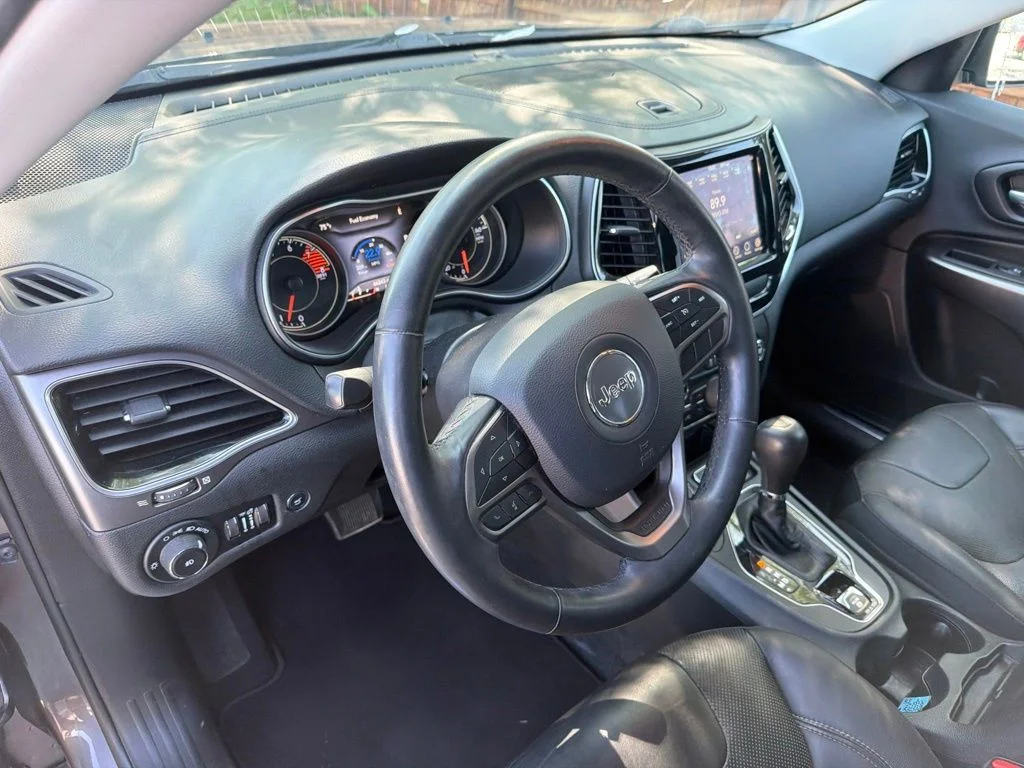 Used 2019 Gray Jeep Limited image 12