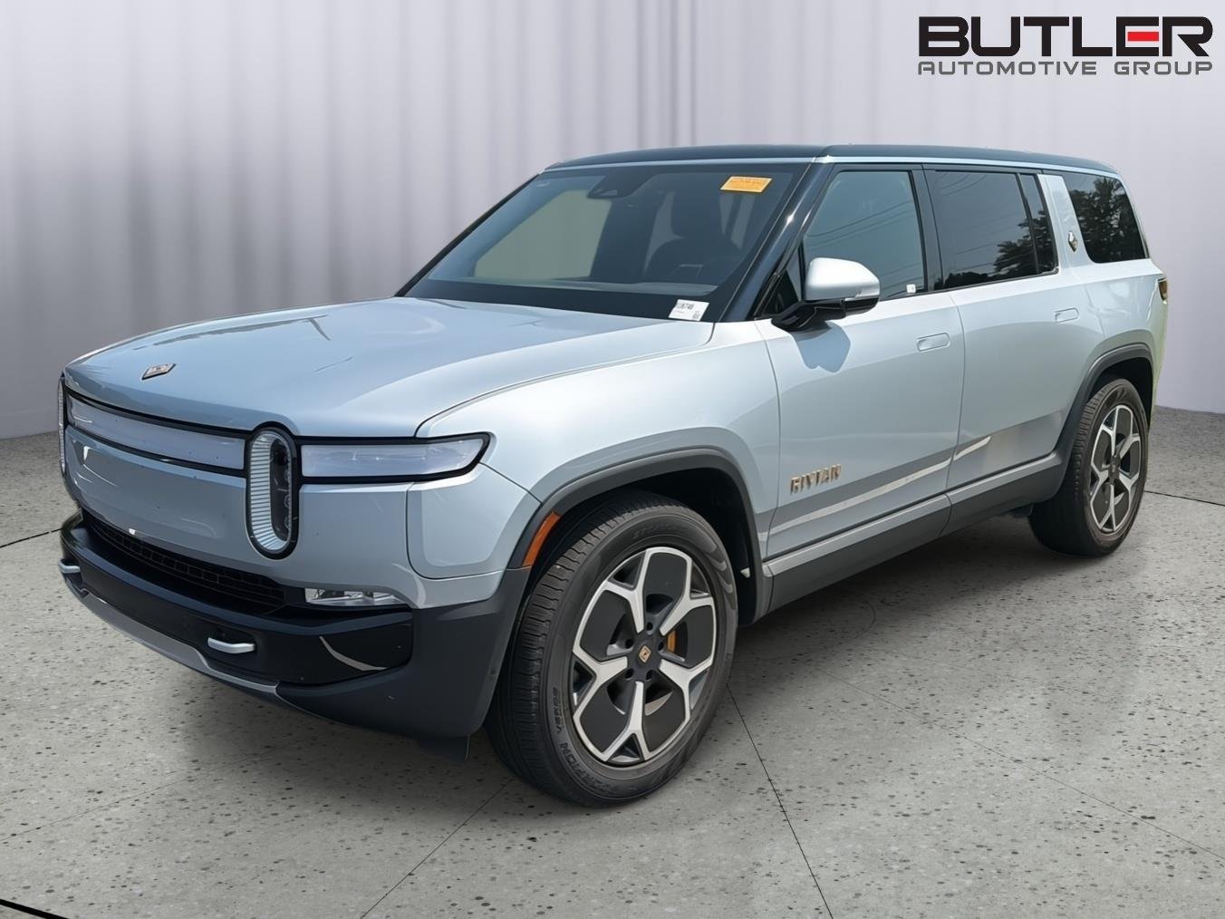 Used 2024 LA Silver Rivian Adventure image 2