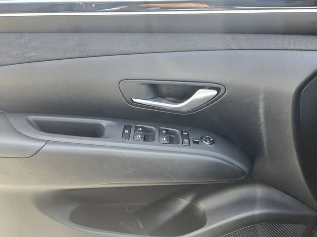 Used 2023 Black Hyundai SEL image 27